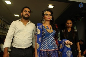 Hair and Makeup Fiesta By Bharat and Dorris - 44 of 84