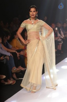 India International Jewellery Week 2015 Fashion Show - 51 of 84