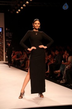 India International Jewellery Week 2015 Show  - 83 of 126