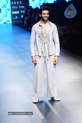 Lakme Fashion Week Grand Finale - 27 of 35