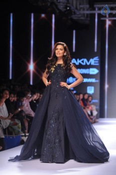 LFW Winter Festive 2015 Fashion Show 2 - 5 of 78