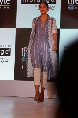 Lifestyle Discover Fashion Show - 10 of 20