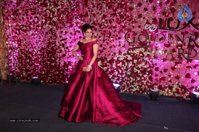 Lux Golden Rose Awards 2017 Red Carpet - 33 of 36