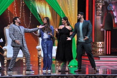 Mubarakan Team at Sabse Bada Kalakar Show - 18 of 27