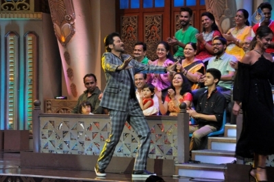 Mubarakan Team at Sabse Bada Kalakar Show - 20 of 27