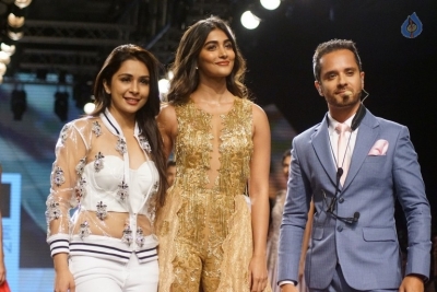 Pooja Hegde at LFW Winter Festive 2017 - 9 of 17