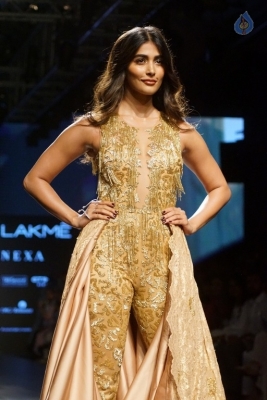 Pooja Hegde at LFW Winter Festive 2017 - 11 of 17