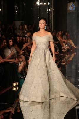 Preity Zinta Walks The Ramp At LFW 2017 - 9 of 15