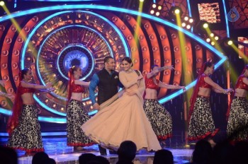 Prem Rata Dhan Payo Promotions On Life OK Channel - 28 of 62