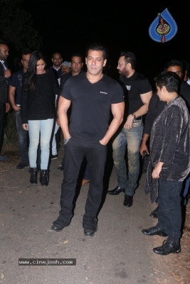 Salman Khan Birthday Bash Photos - 3 of 15