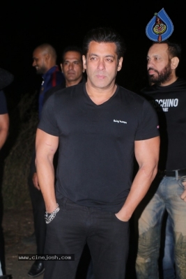 Salman Khan Birthday Bash Photos - 10 of 15