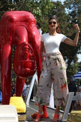 Shilpa Shetty Yoga Pose Statue Inauguration Pics - 24 of 38