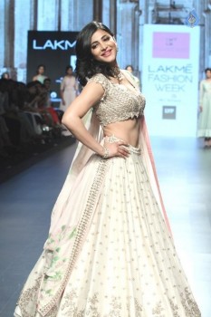 Shruti Haasan at LFW Summer Resort 2016 - 4 of 20