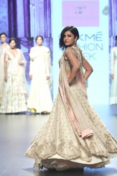 Shruti Haasan at LFW Summer Resort 2016 - 15 of 20