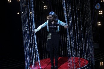 Sonakshi Sinha at Indian Idol Junior Sets - 14 of 14