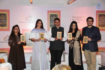 Sonali Bendre Book Success Party - 31 of 63