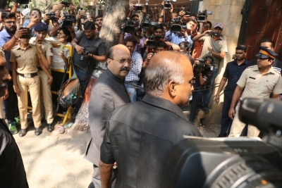 Sridevi Death - Celebs Visit Anil Kapoor Set 3 - 6 of 18