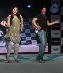 SRK and Kareena at Sony Playstation Event - 15 of 45
