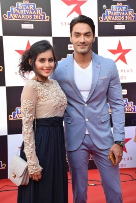Star Parivar Awards 2017 Red Carpet Photos - 19 of 62