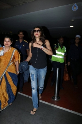 Sushmita Sen at Mumbai Airport - 5 of 18
