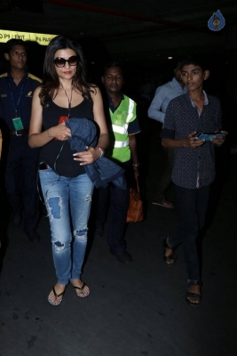 Sushmita Sen at Mumbai Airport - 9 of 18
