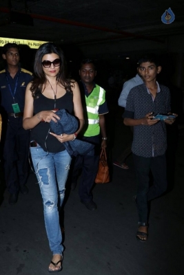 Sushmita Sen at Mumbai Airport - 10 of 18