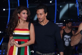 Tiger Shroff at Jhalak Dikhhla Jaa Sets - 19 of 32