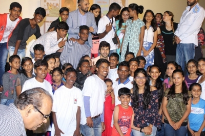 Varun Dhawan Encourage Young Film Makers at Film Festival - 16 of 21