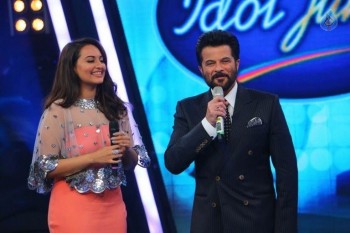 Welcome Back Stars at Indian Idol Juniors Sets - 4 of 13