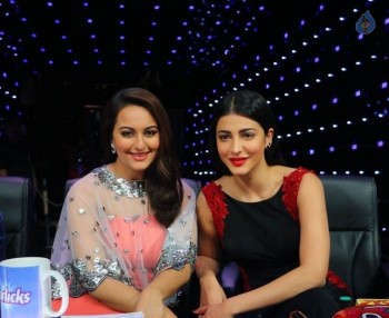 Welcome Back Stars at Indian Idol Juniors Sets - 13 of 13