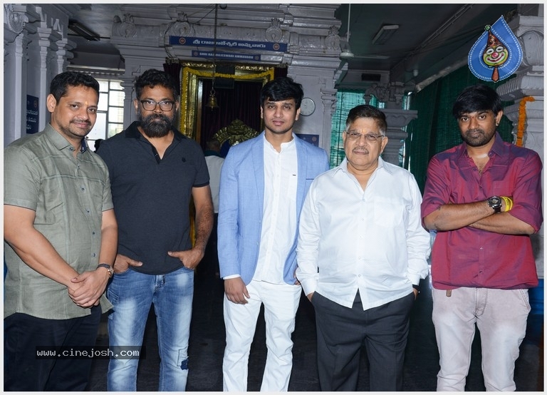 18 Pages Movie Opening - 1 / 7 photos