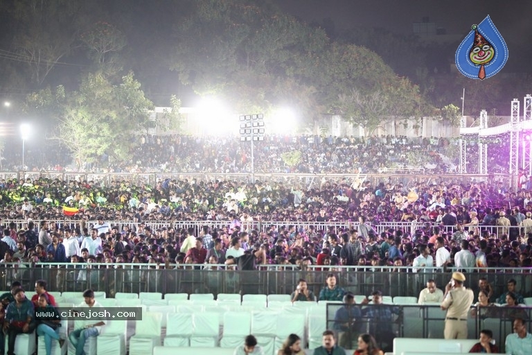 Ala Vaikunthapurramuloo Musical Concert Set 01 - 17 / 21 photos