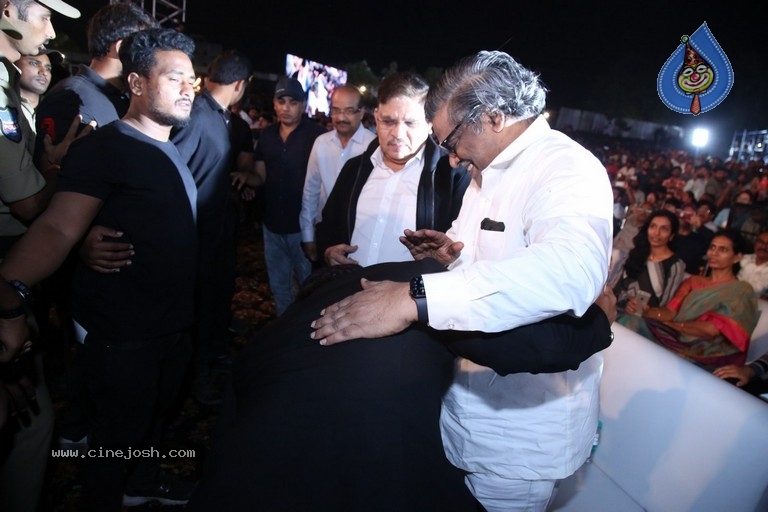 Ala Vaikunthapurramuloo Musical Concert Set 03 - 12 / 136 photos