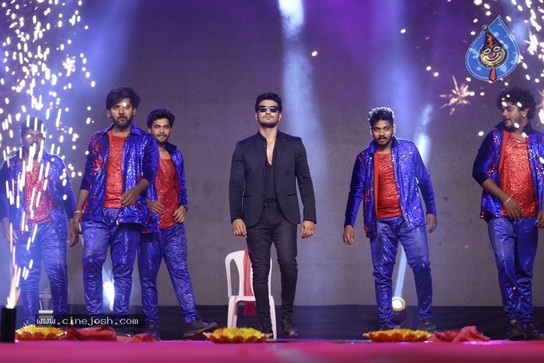 Arjun Suravaram Movie Pre Release Event - 81 / 102 photos