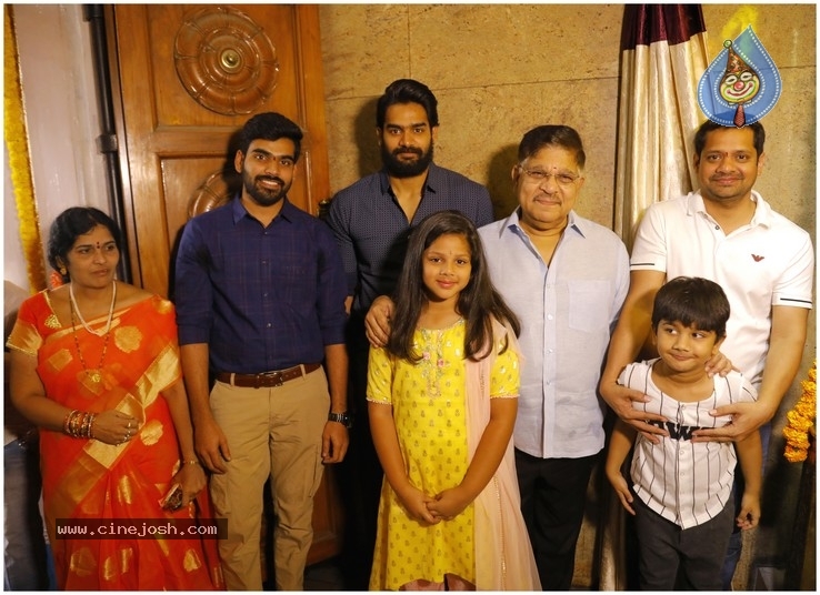 Chaavu Kaburu Challagaa Movie Launch - 4 / 11 photos