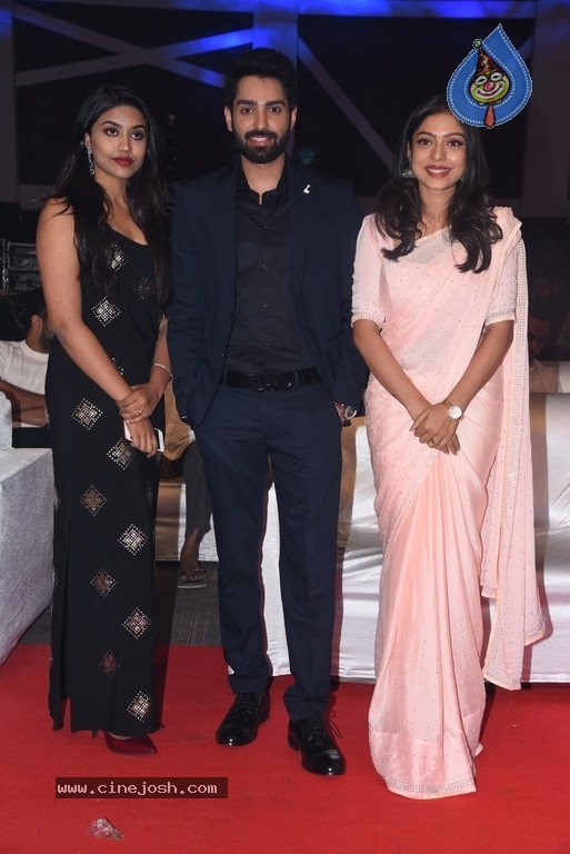 Choosi Choodangaane Movie Pre Release Event - 26 / 38 photos