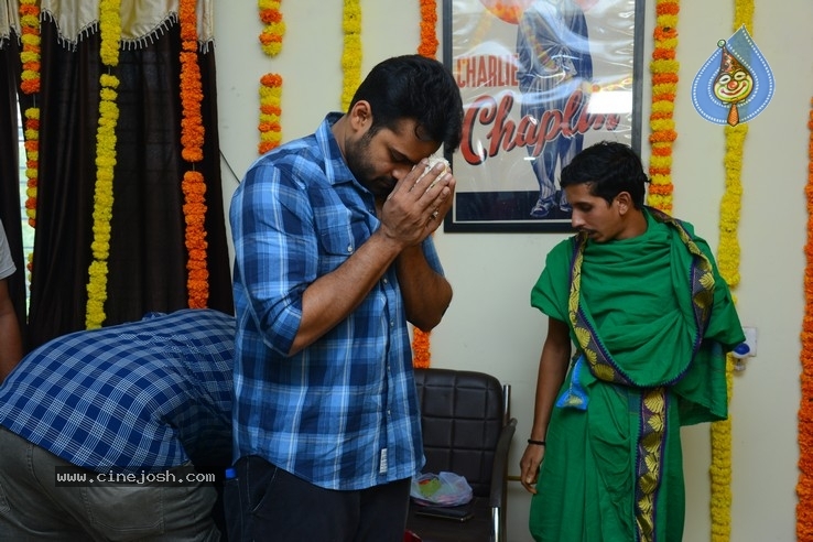 Color Photo Movie Opening - 35 / 37 photos