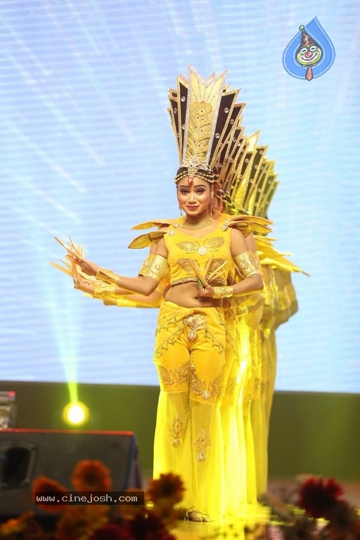 Darbar Movie Pre-Release Event set 01 - 3 / 21 photos