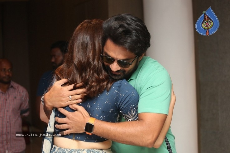 Entha Manchivaadavuraa Press Meet - 4 / 21 photos