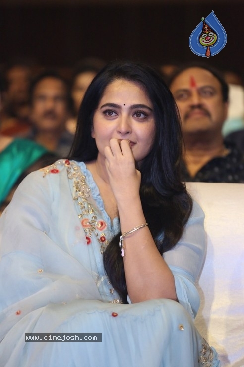 Hit PreRelease Event Set 02 - 50 / 104 photos