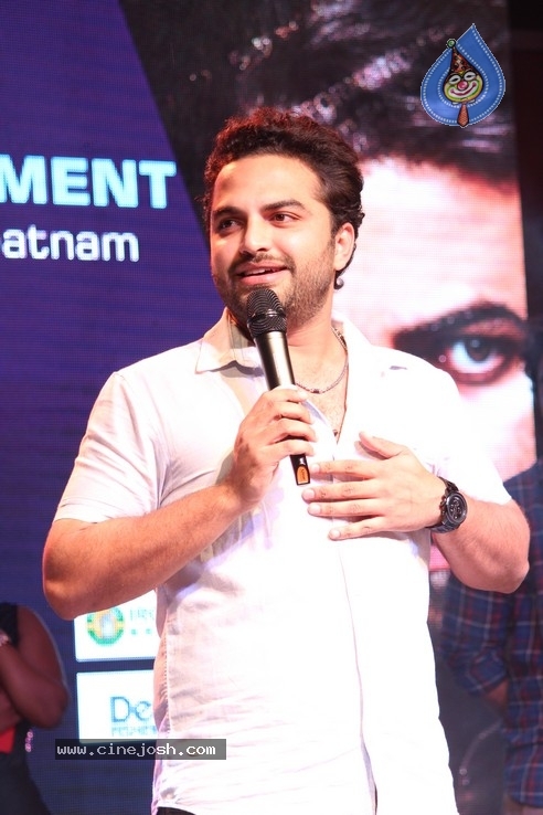 Hit Team At Gitam College - 7 / 21 photos