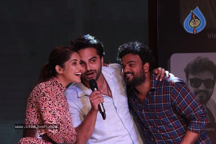 Hit Team At Gitam College - 14 / 21 photos