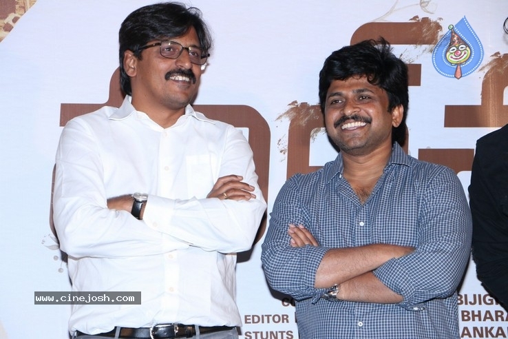 Hulchul PreRelease Event Photos - 10 / 21 photos