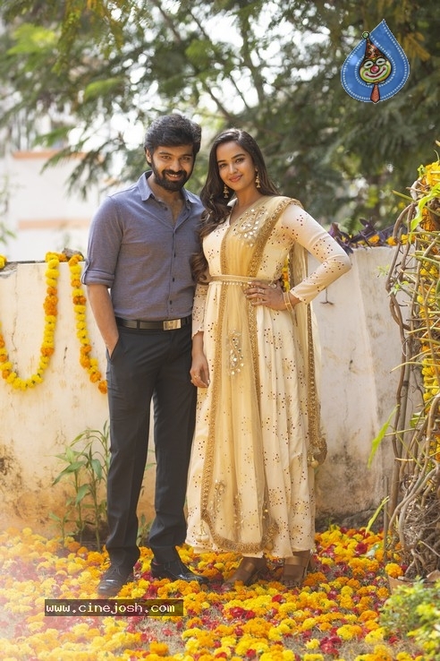 Katha Kanchiki Manam Intiki Movie Opening Stills - 8 / 14 photos