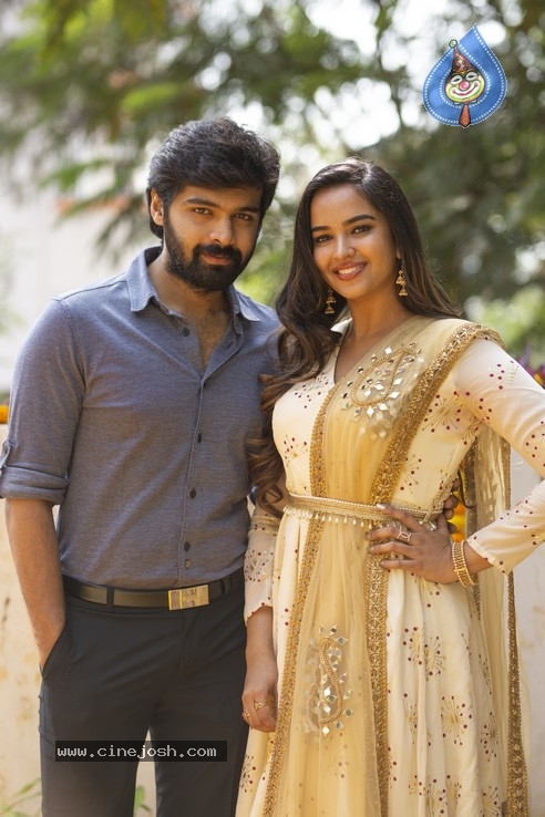 Katha Kanchiki Manam Intiki Movie Opening Stills - 14 / 14 photos