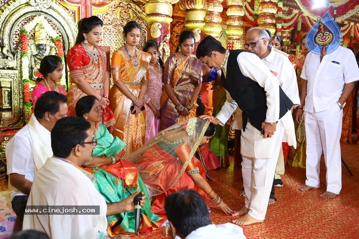 Kodi Ramakrishna Daughter Pravallika Wedding Photos - 4 / 37 photos