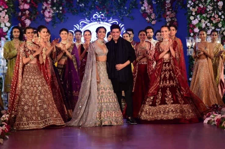 Manish Malhotra Wedding Collection Launch - 2 / 10 photos