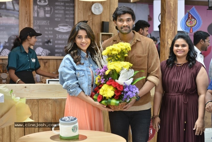 Nabha Natesh Birthday Celebrations on the Sets of BSS8 - 19 / 21 photos