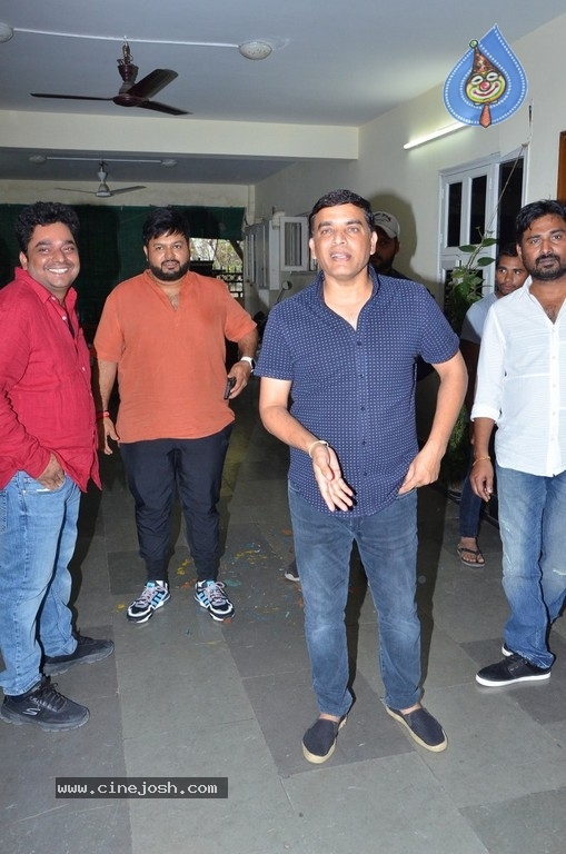 Power Star Pawan Kalyan Fans Hungama at Dil Raju office - 23 / 34 photos