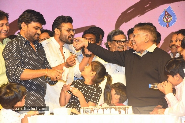 Prati Roju Pandage Movie Sambaralu - 33 / 53 photos